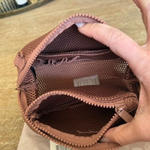 EUC! Dagne Dover Small Hunter Toiletry Case - Warm Dust - Picture 3 of 6